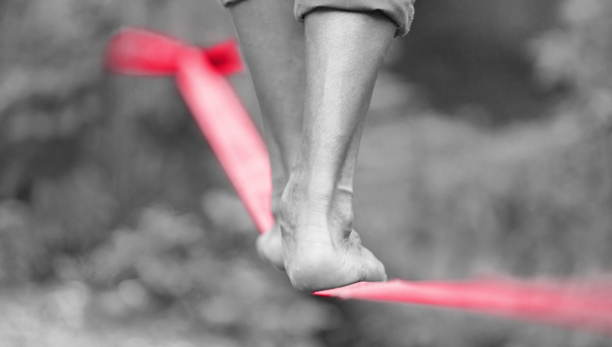 Walking on tightrope | Atradius 
